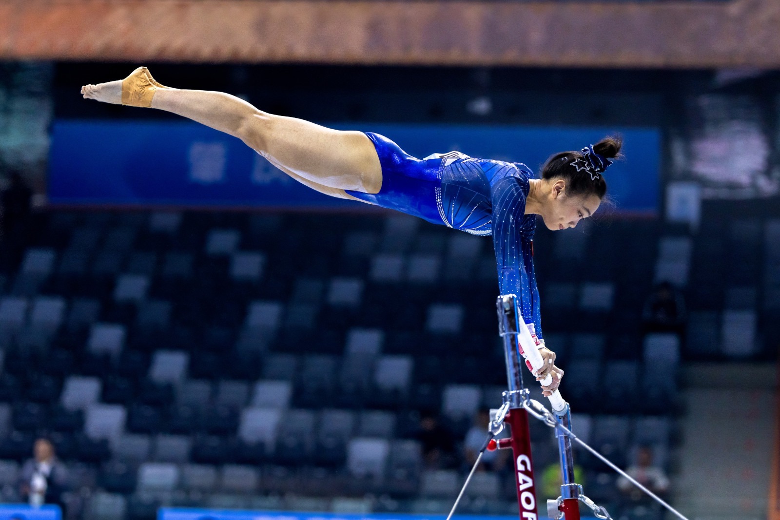 体育博彩爆冷心理：为何人们天生偏爱小概率事件？（为何总爱押冷门？体育博彩中的小概率偏好心理）